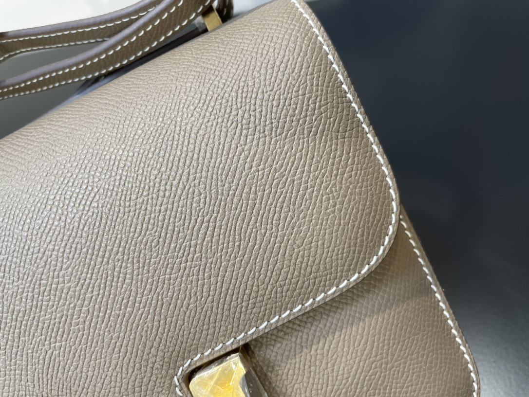 Hermès Constance 19 Epsom Gold Hardware 7.25" x 6.25" x 2.25"