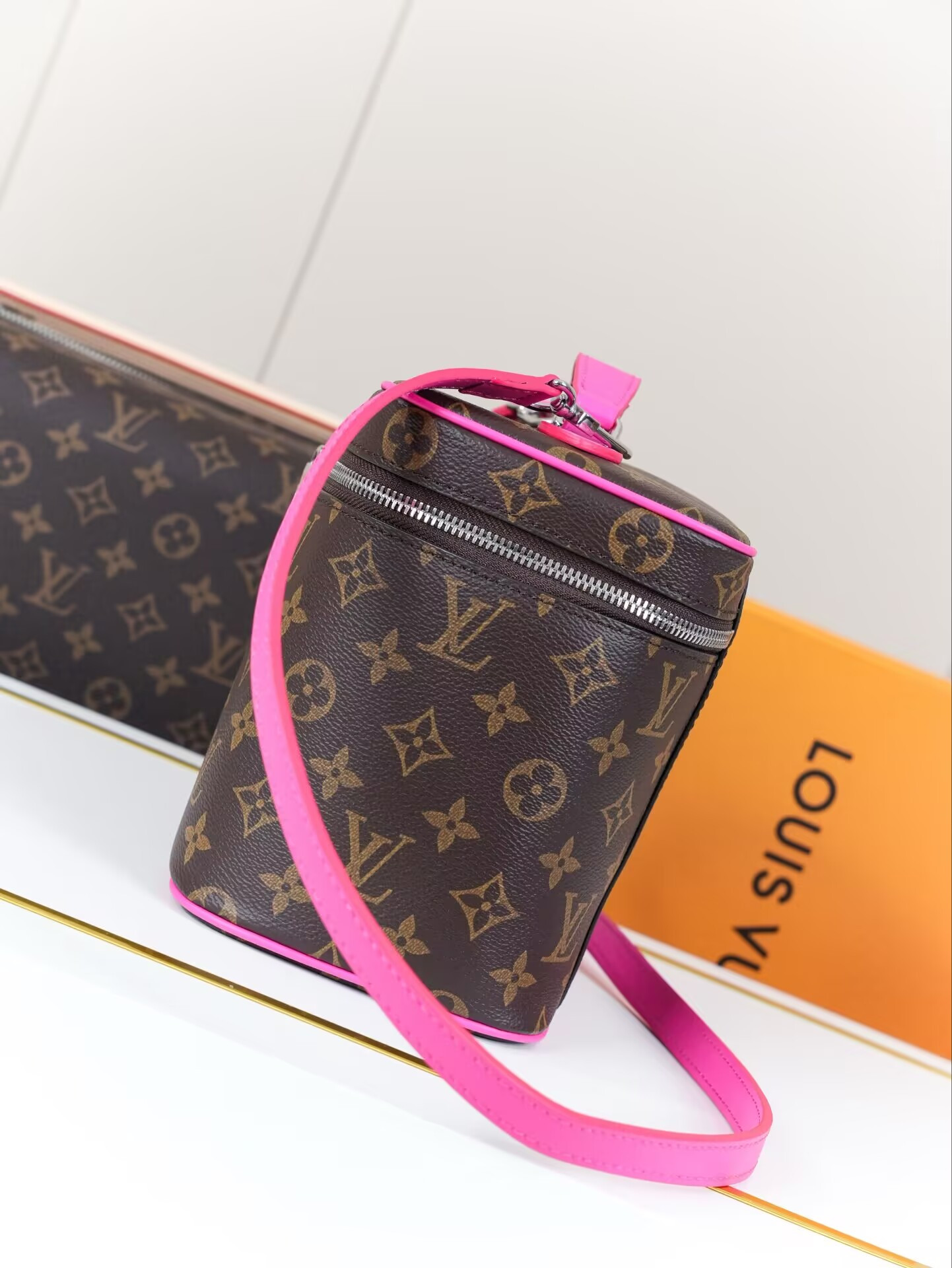 LV Nice BB M14886 24x18x14.5cm