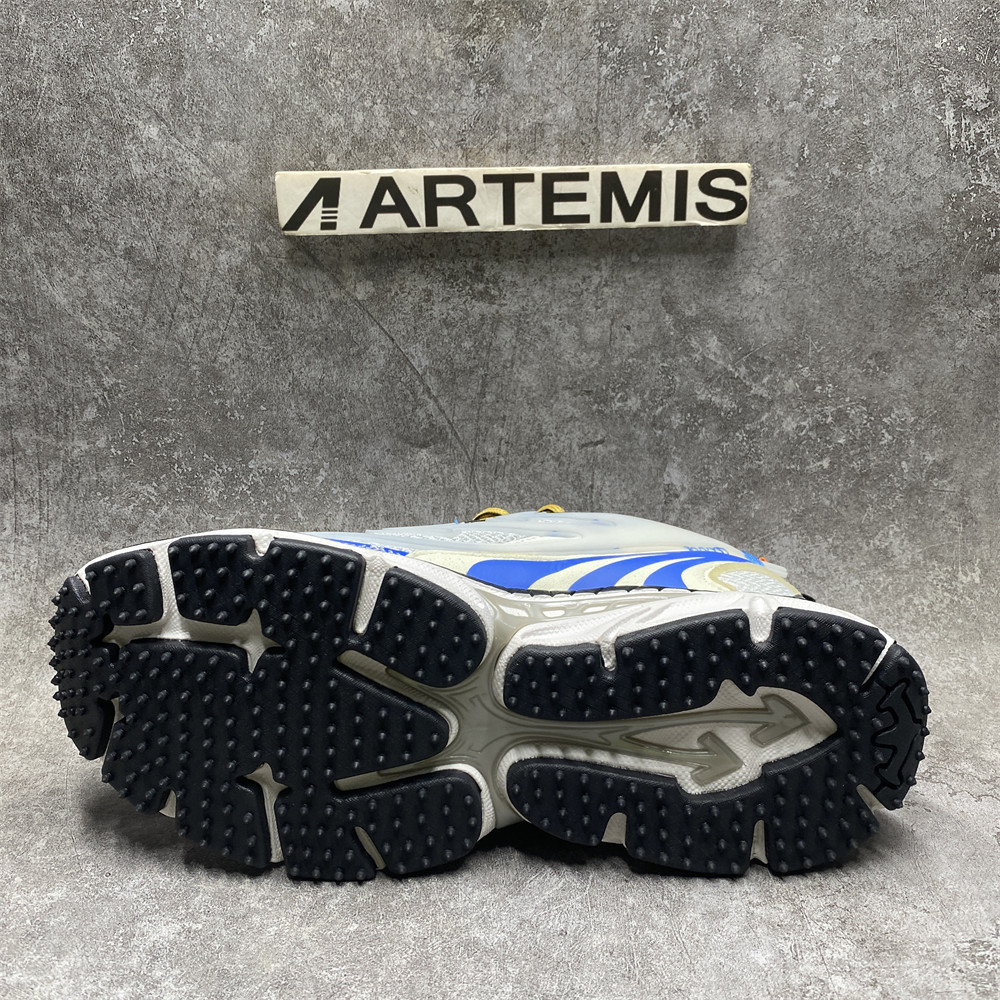 UA OFF-WHITE Be Right Back