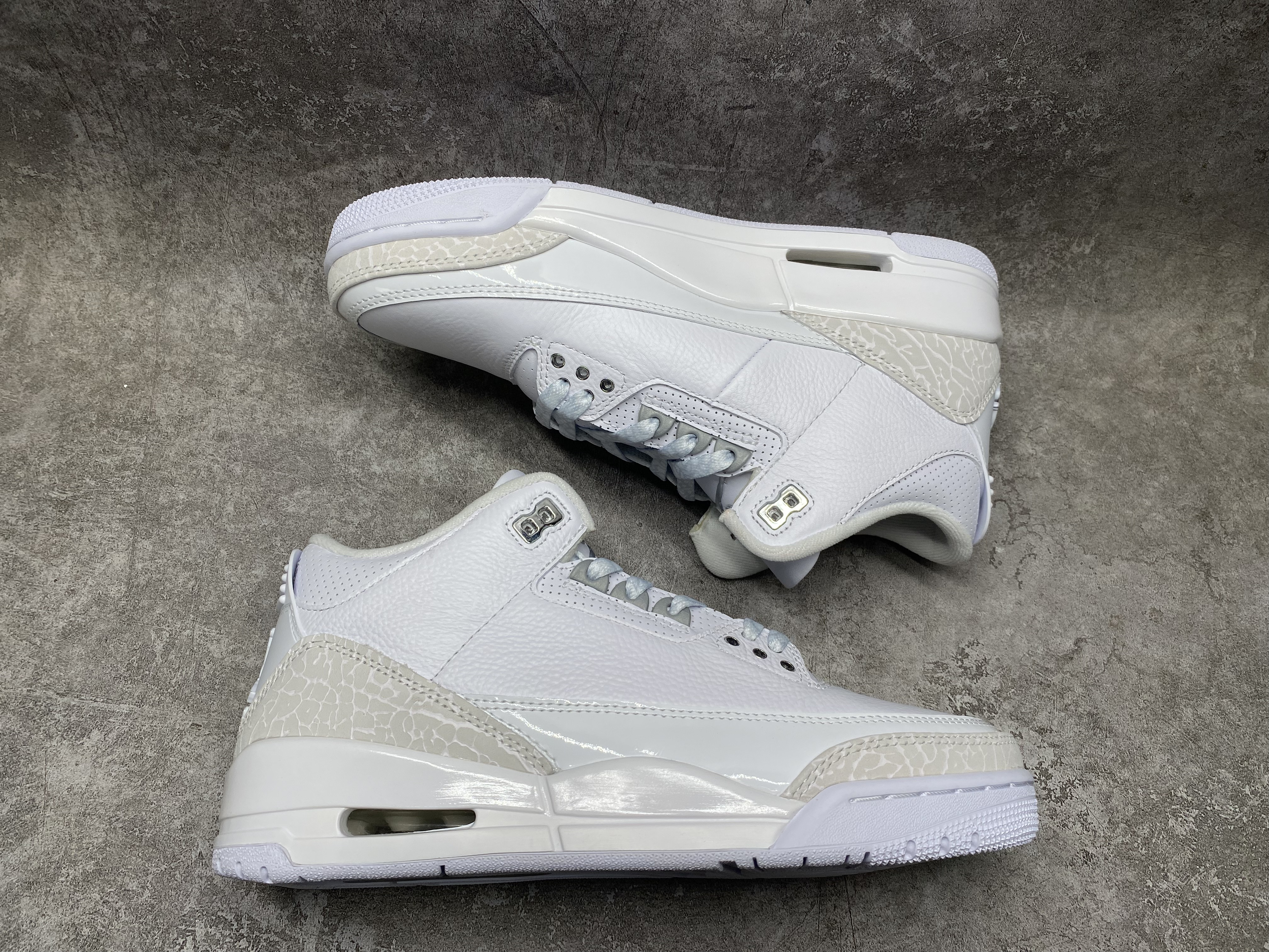 UA Air Jordan 3 Retro