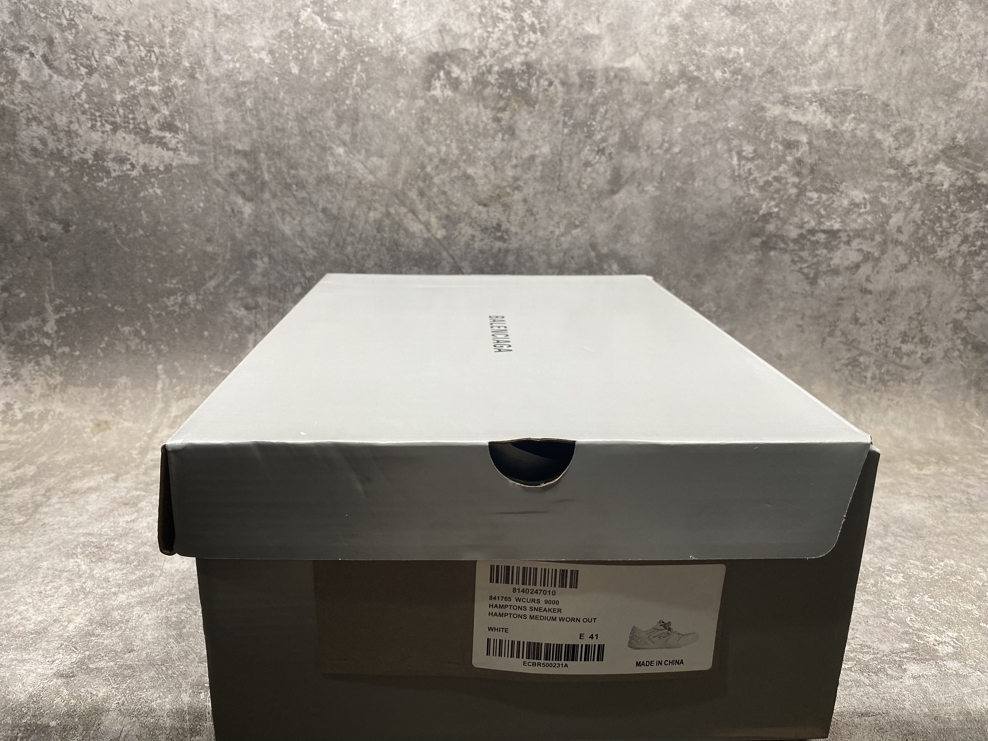 ua Ba*len*cia*ga hamptons medium worn-out sneaker in white(run one size large)