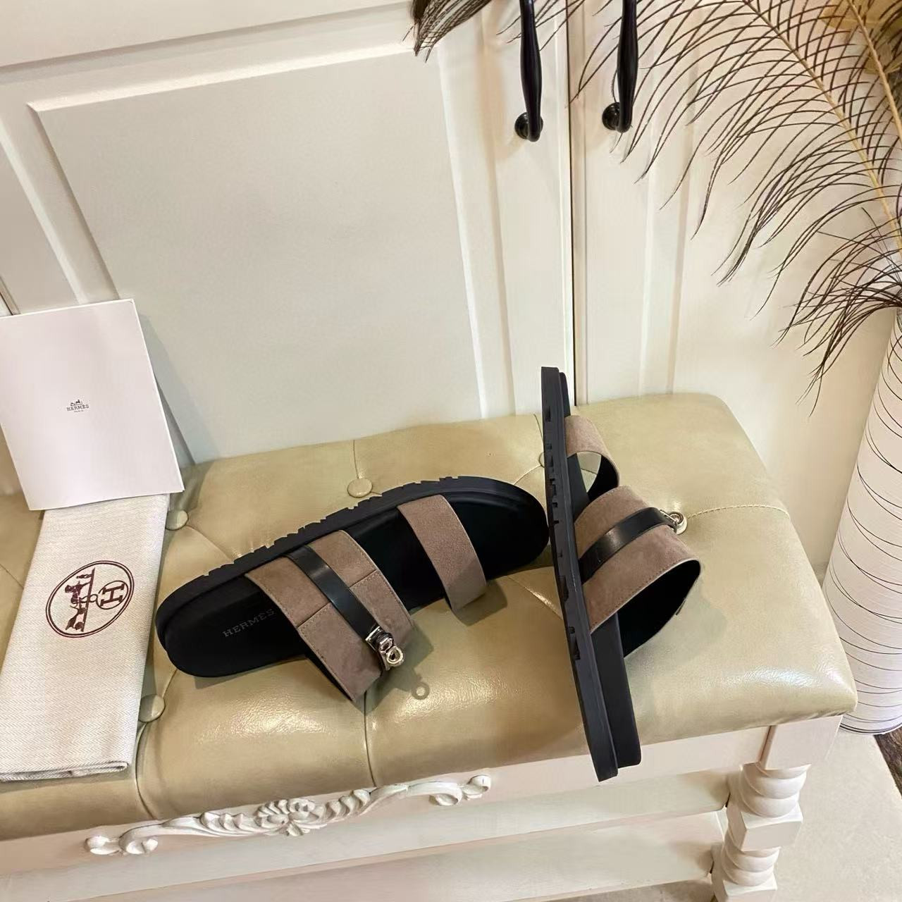 UA Hermès Jackson sandal