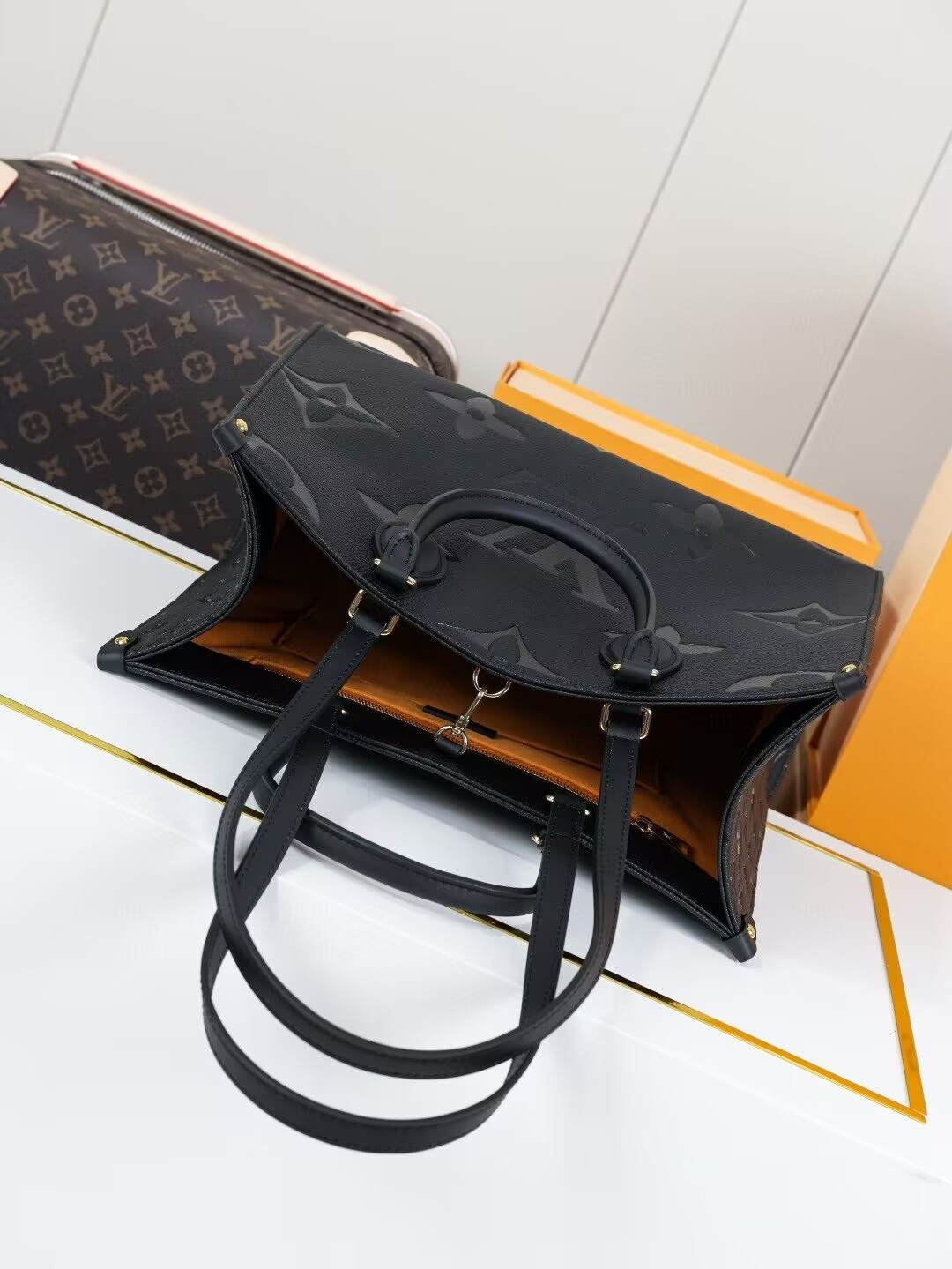 LV  OnTheGo MM M45595 35 x 27 x 14 cm