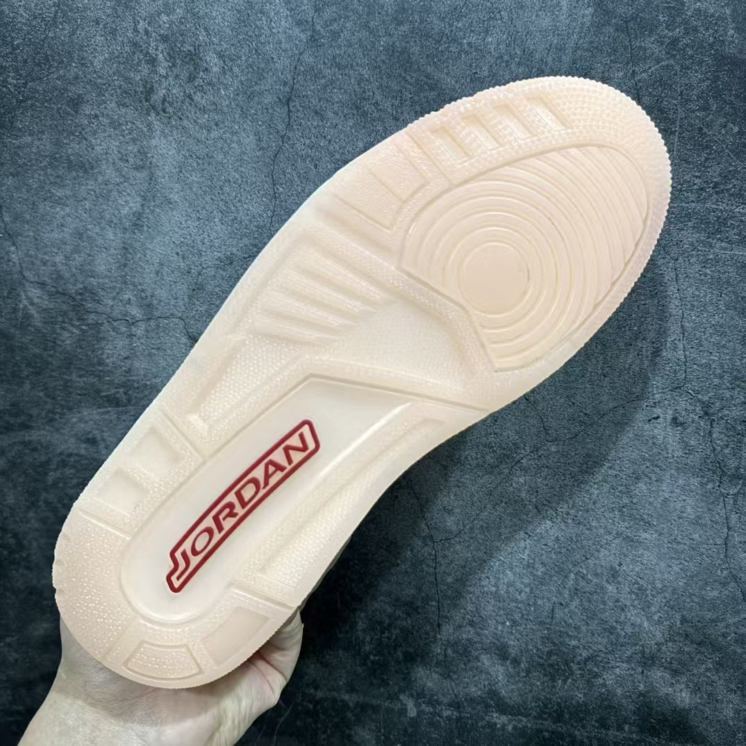 UA Air Jordan 3 Retro