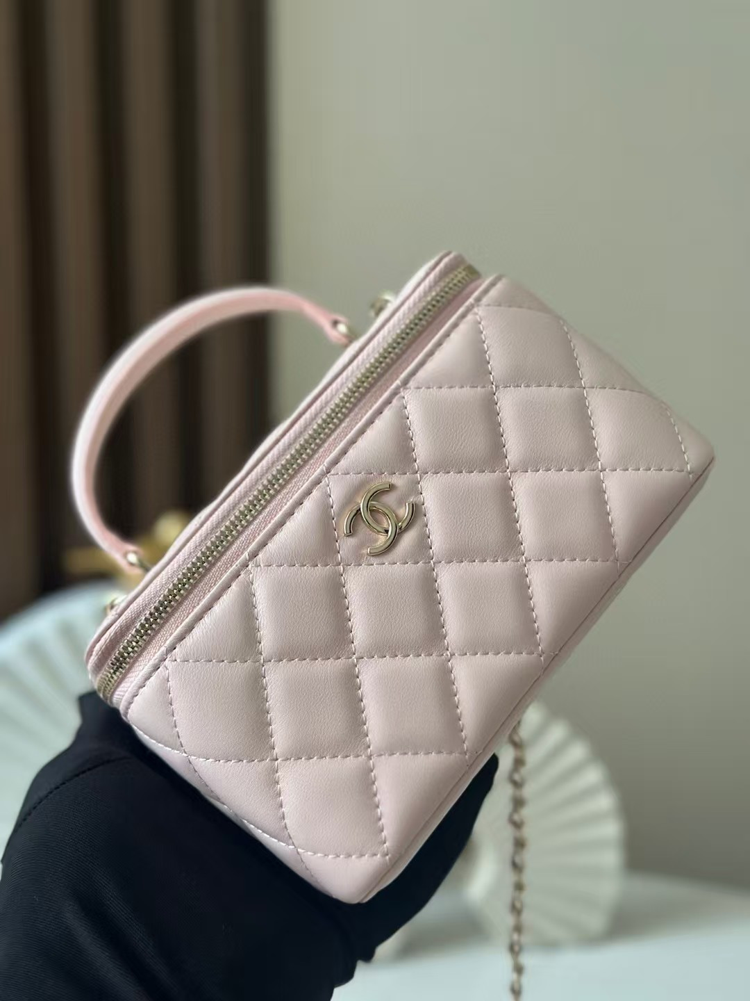 Ch*el long vanity with chain 16.5x10x8cm