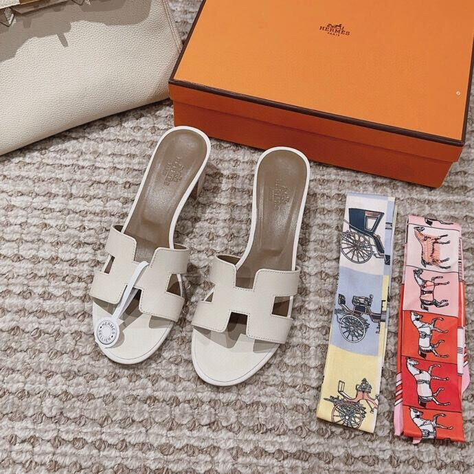 UA Hermès Oasis sandal