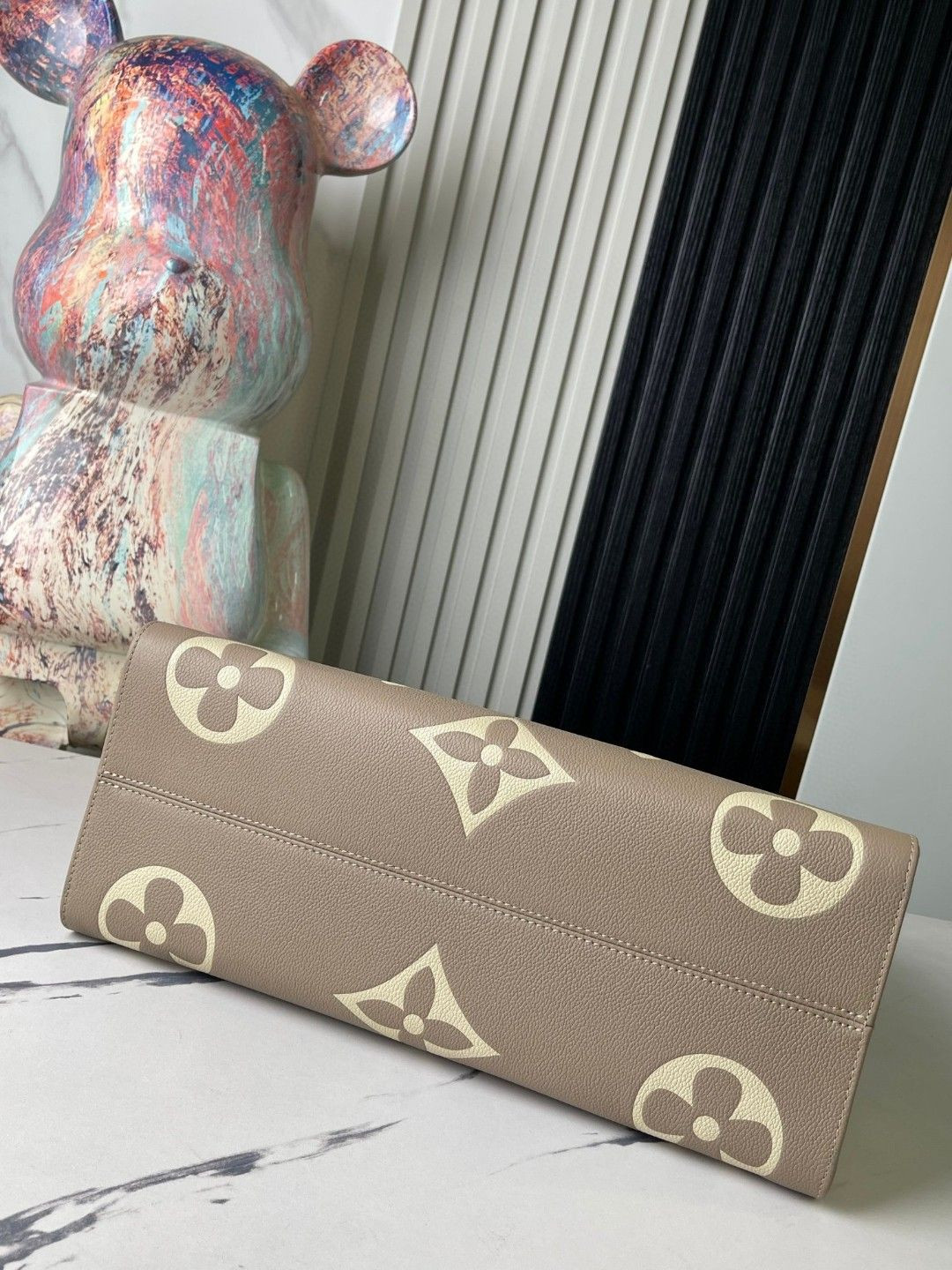 LV OnTheGo GM M44926 16.1 x 13.4 x 7.5inches