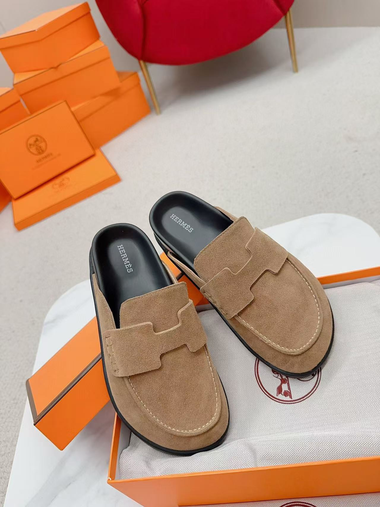 UA Hermès slippers