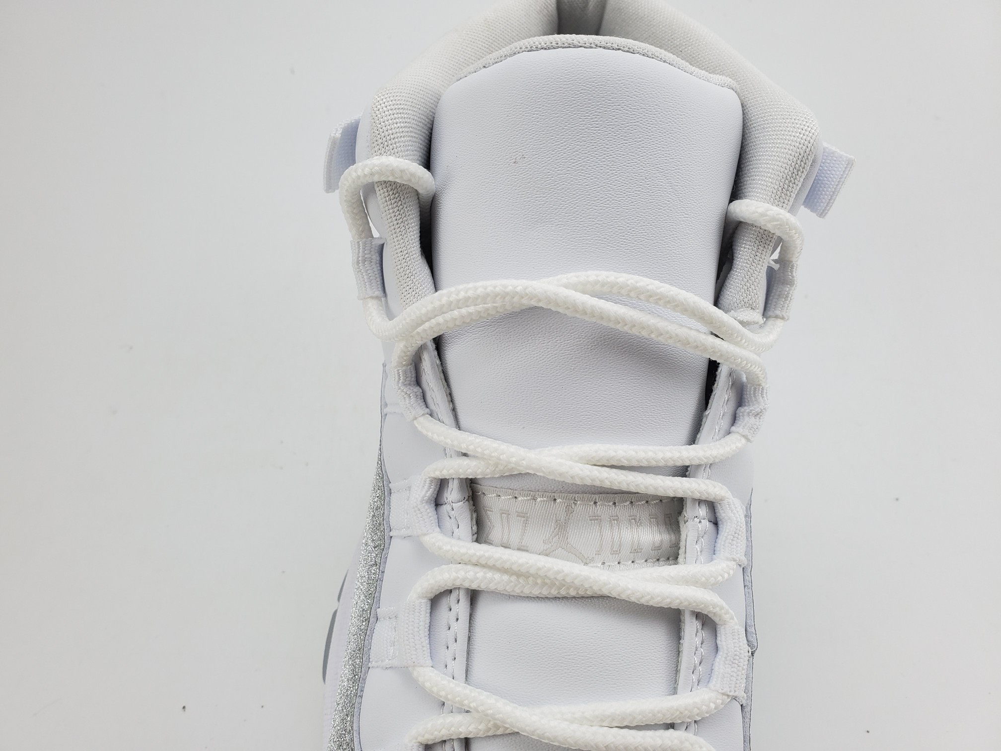 Air Jordan 11 Retro White Metallic Silver