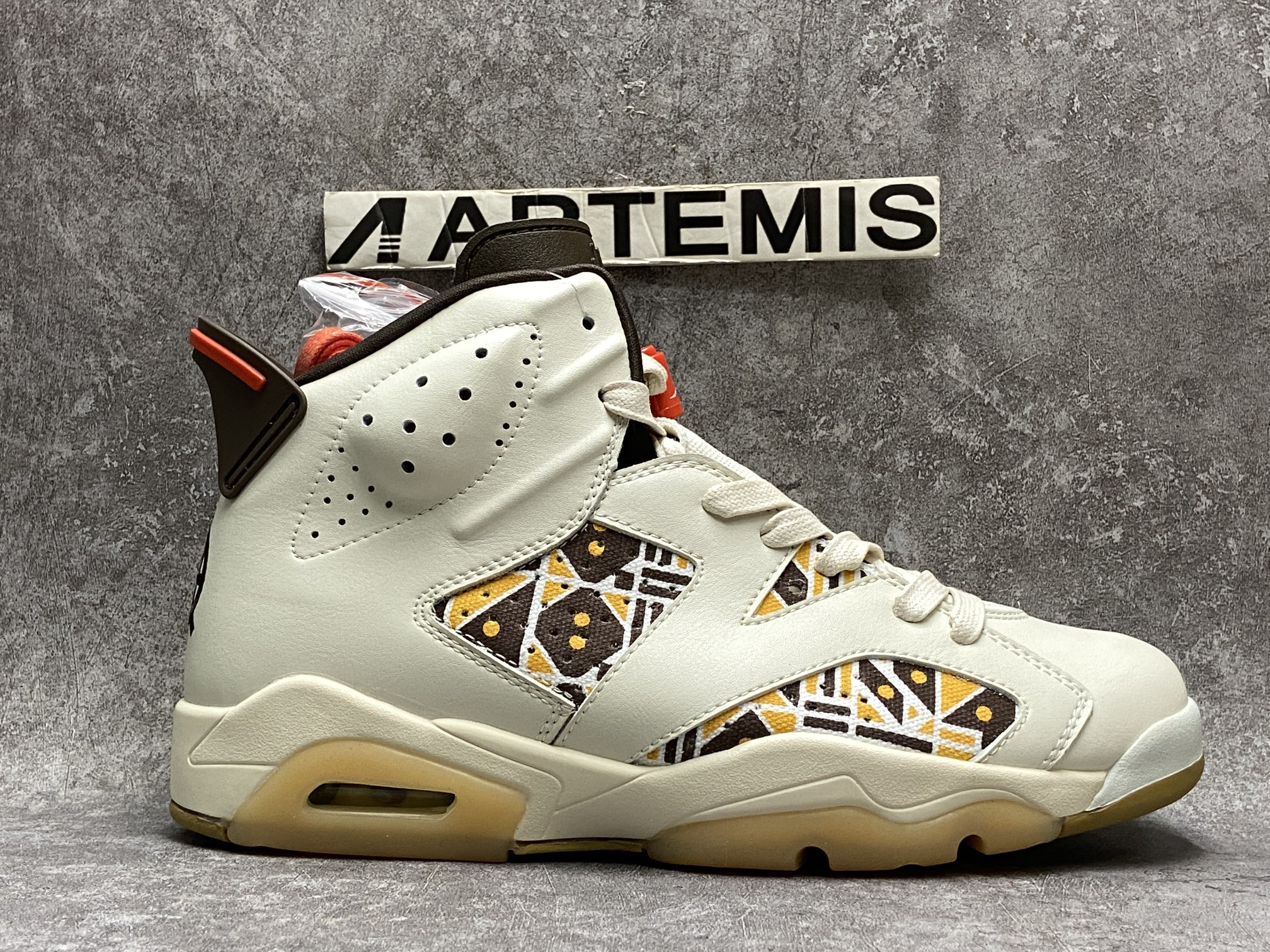 Air Jordan 6 Retro Quai54 Sail Brown