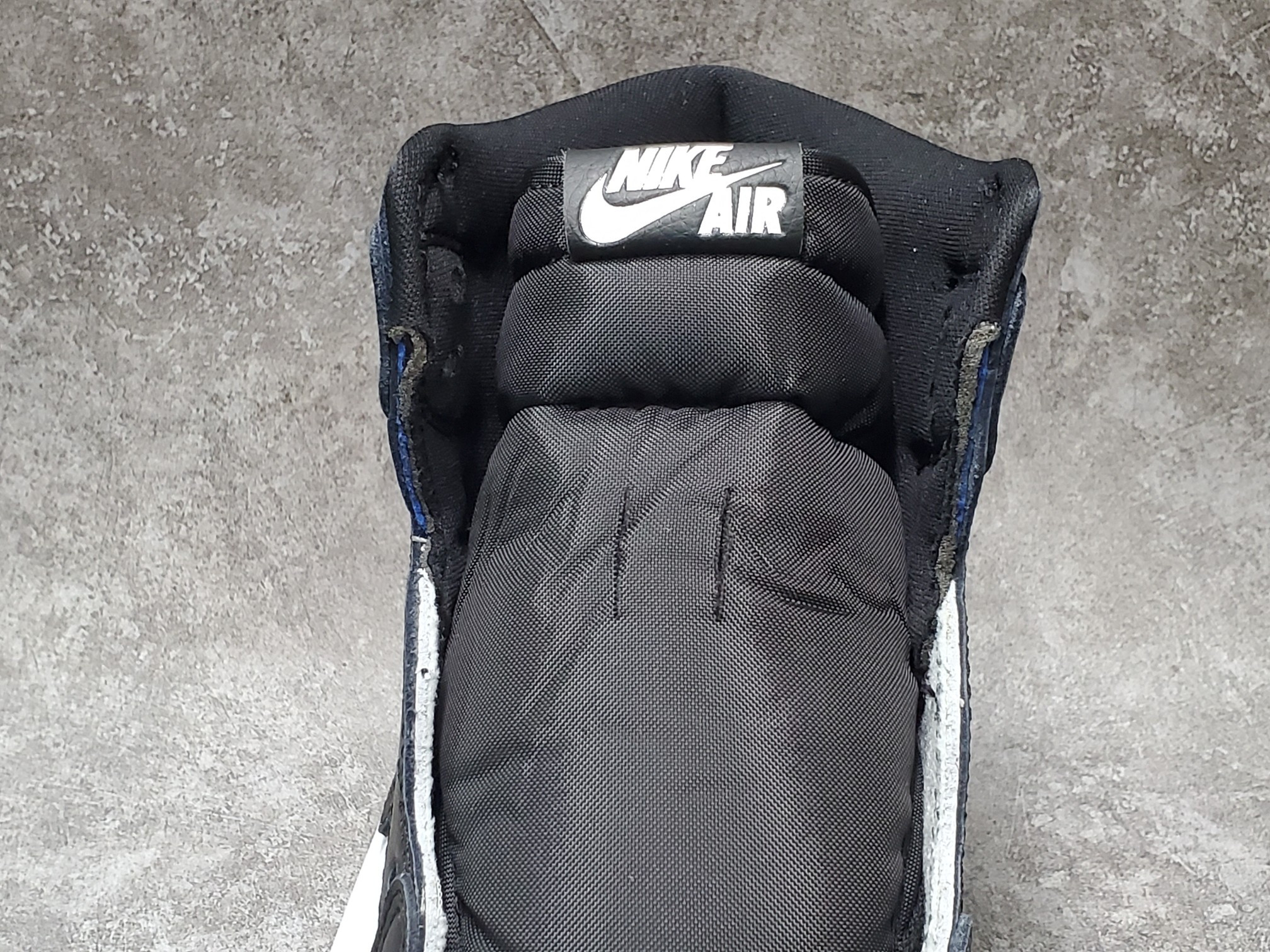 Air Jordan 1 Retro High Black Game Royal