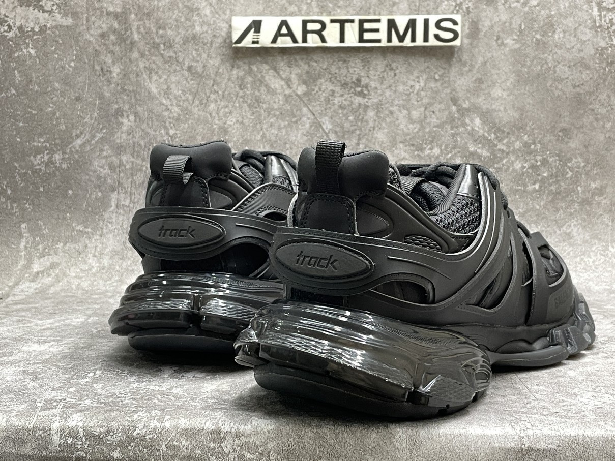 Balenciga Track Clear Sole in Black