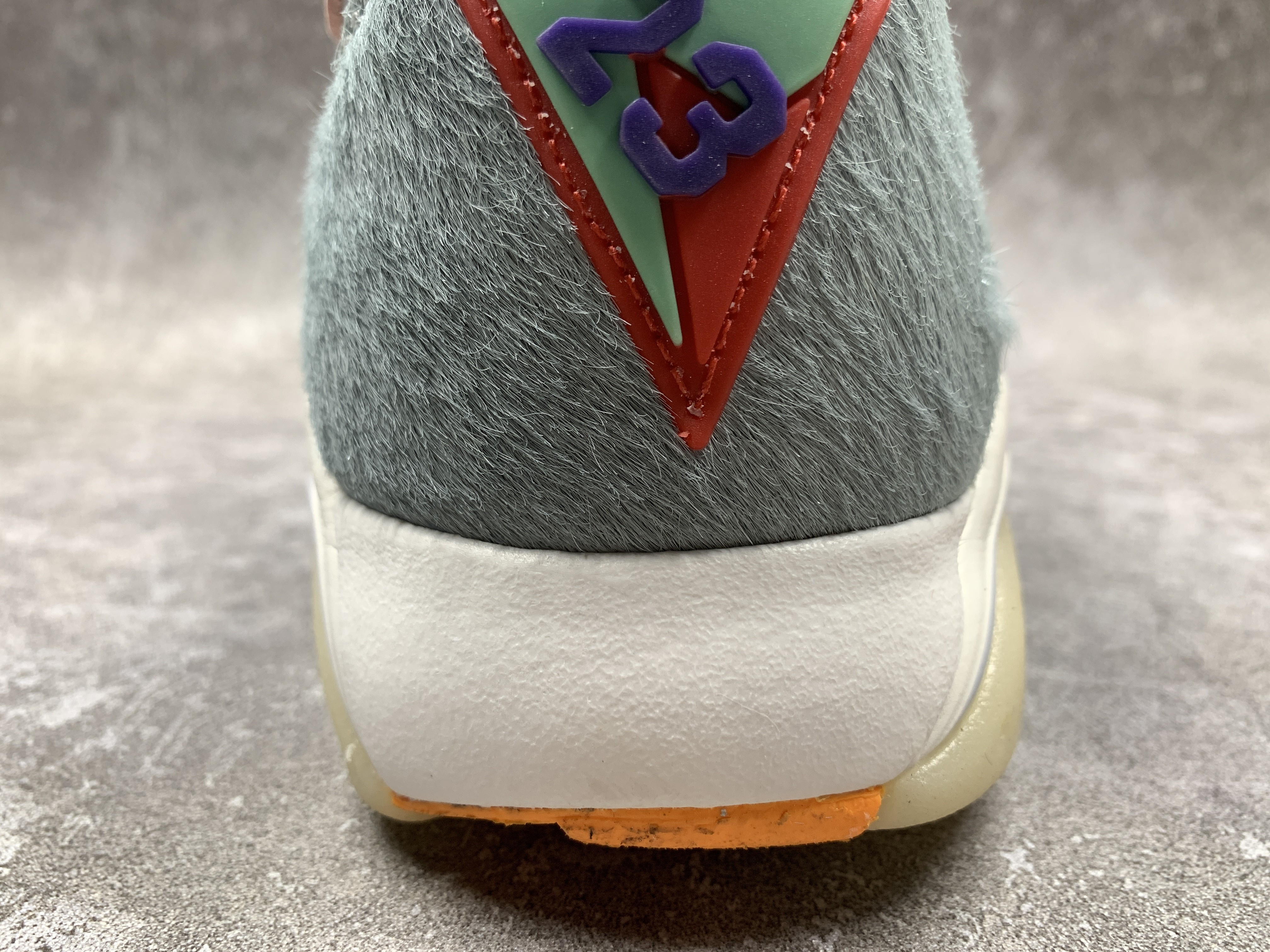 Air Jordan 7 Retro Neutral Grey