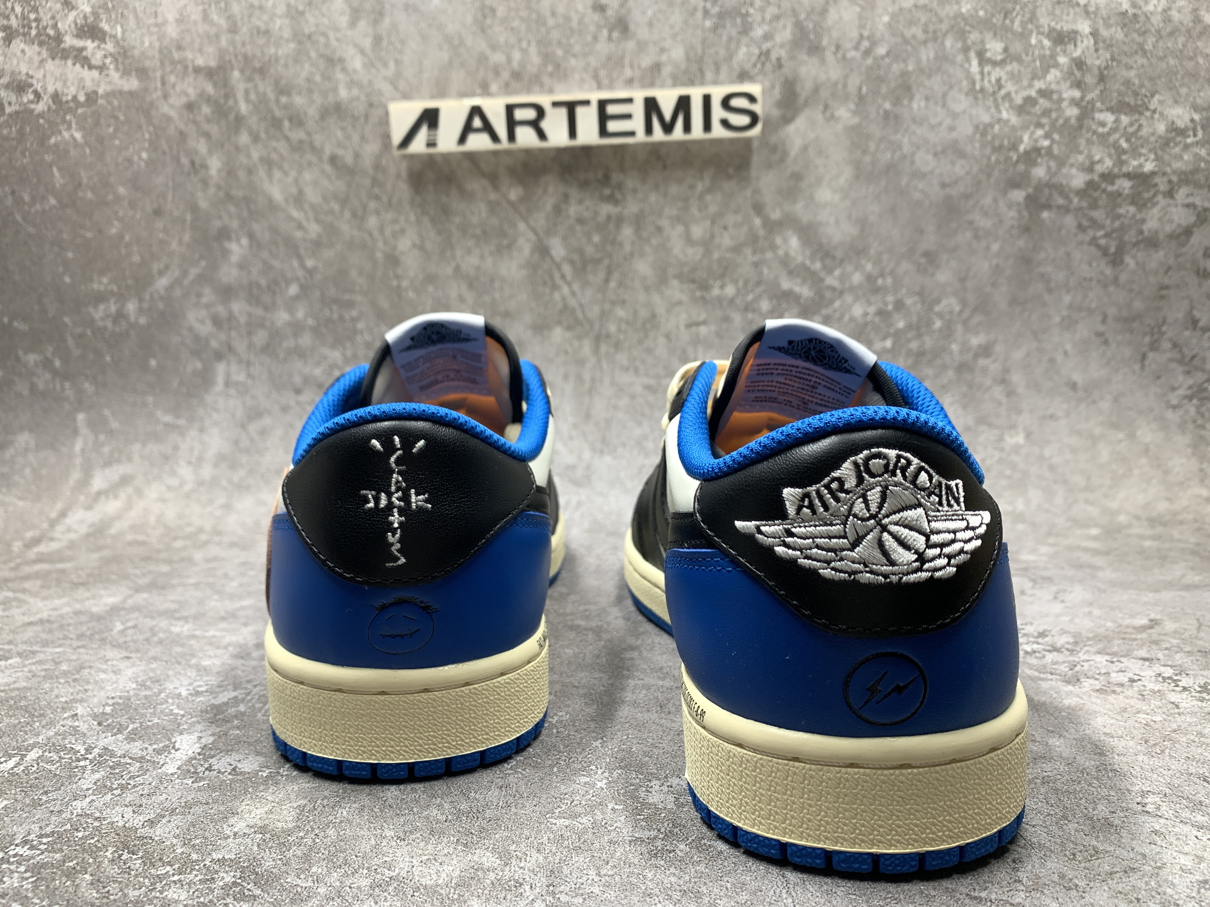 Air Jordan 1 Low Fragment Design x Travis Scott