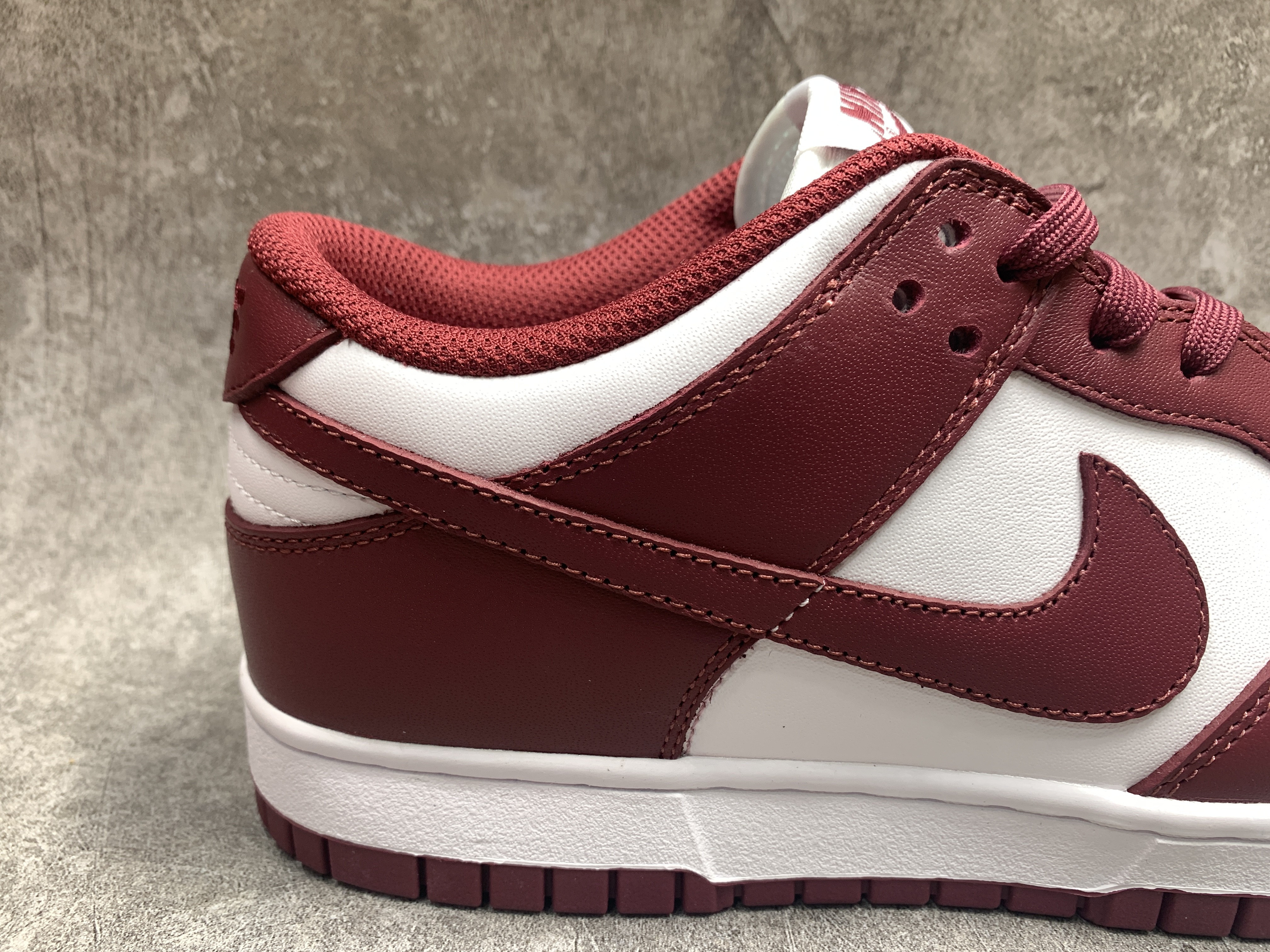 Nike Dunk Low Bordeaux