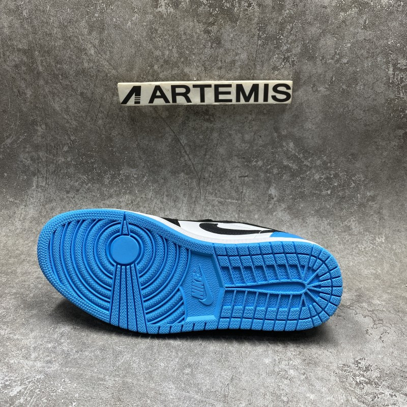 Air Jordan 1 Retro Low OG UNC