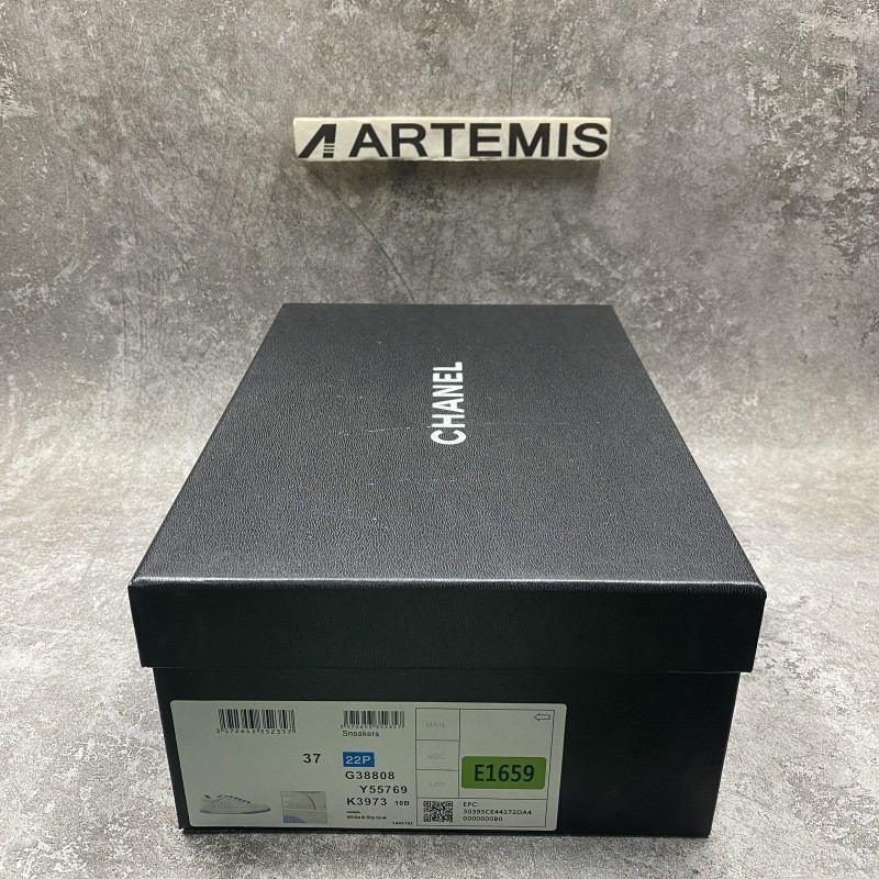 Ch*el runner tennis white light blue