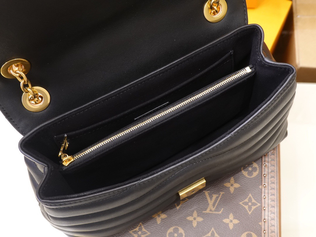 LV NEW WAVE CHAIN BAG M58552