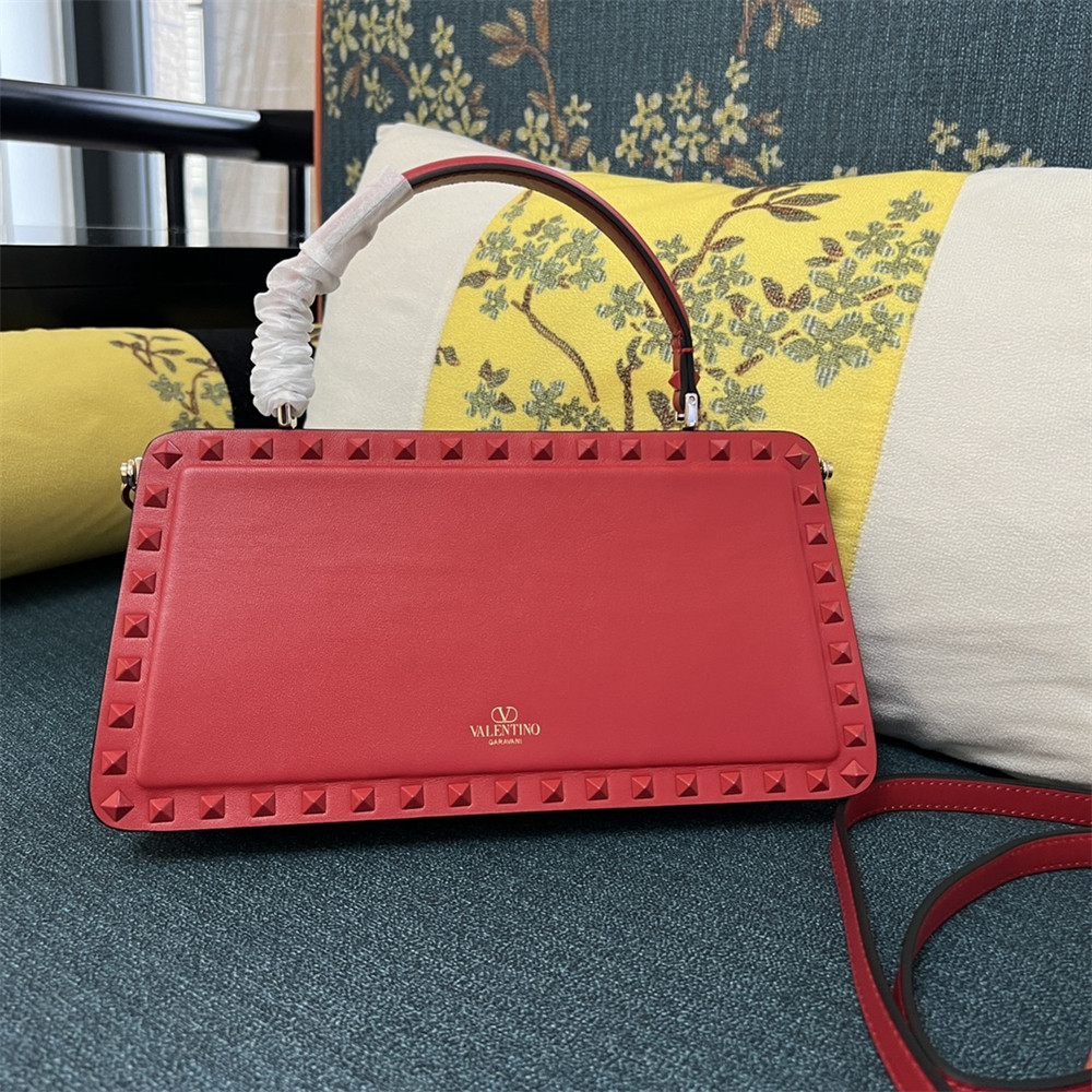 VALENTINO GARAVANI ROCKSTUD23 smooth calfskin handbag Red