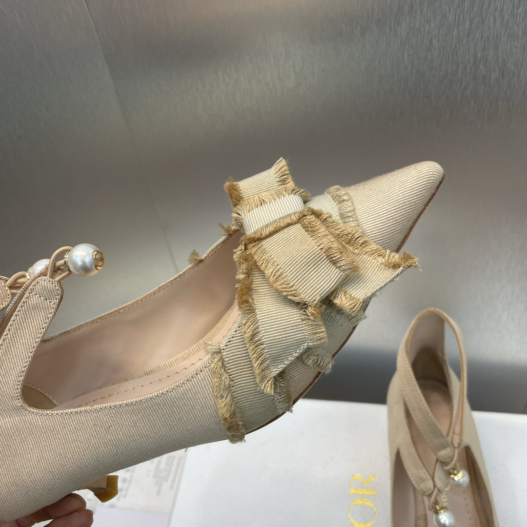 ua D*or aD*orable pump