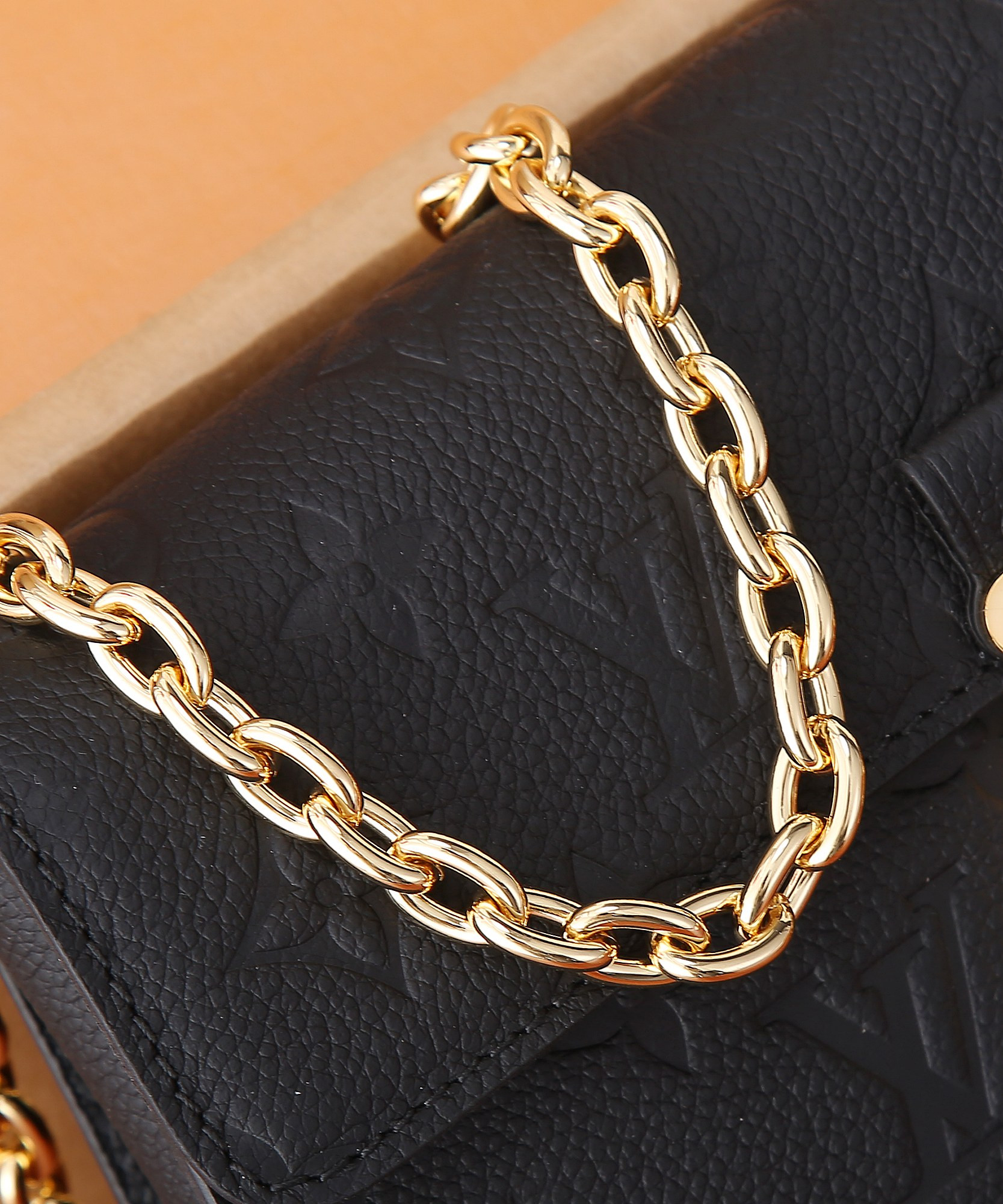 LV Wallet On Chain Métis M82637 7.5 x 4.3 x 2.2 inches