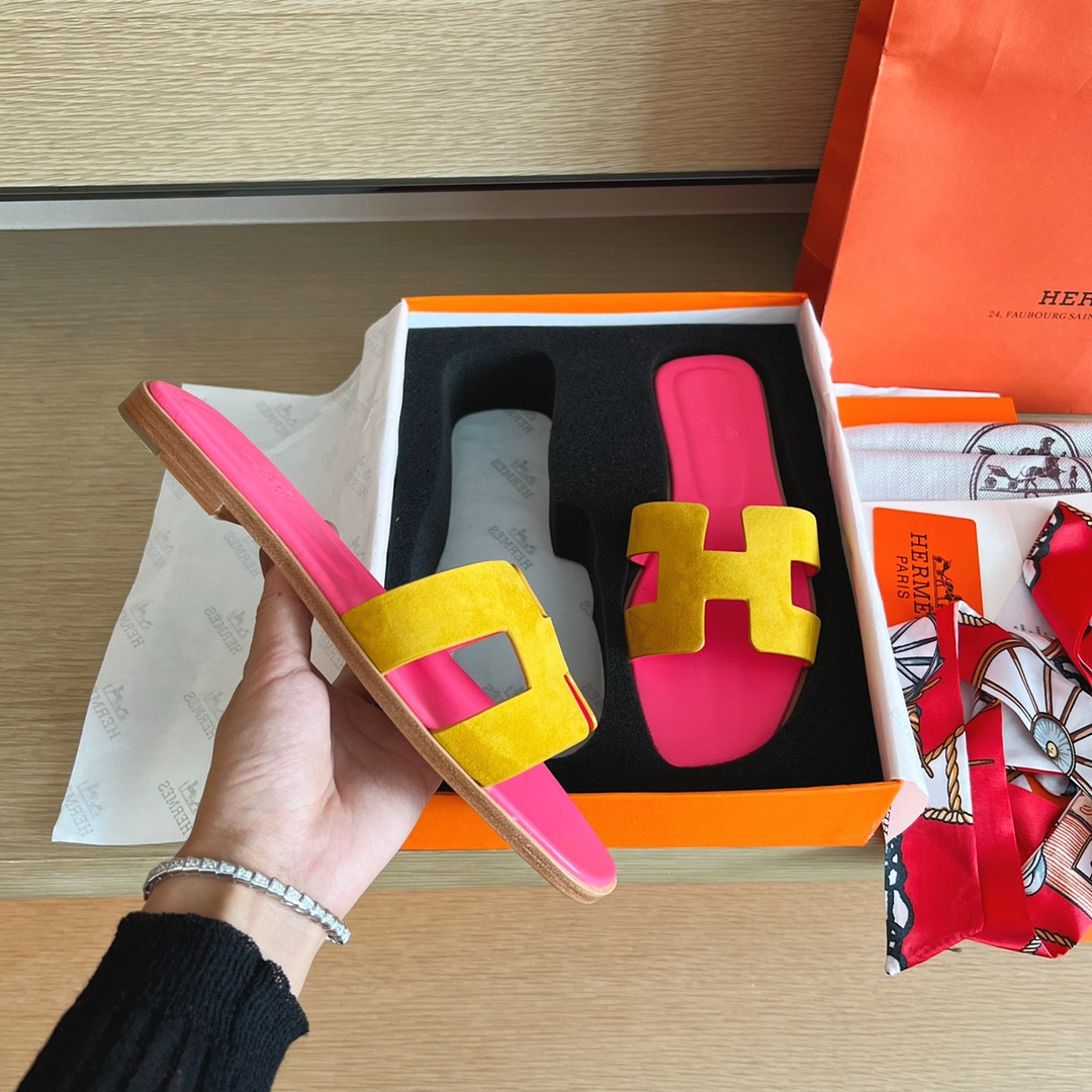 UA Hermès Oran sandal