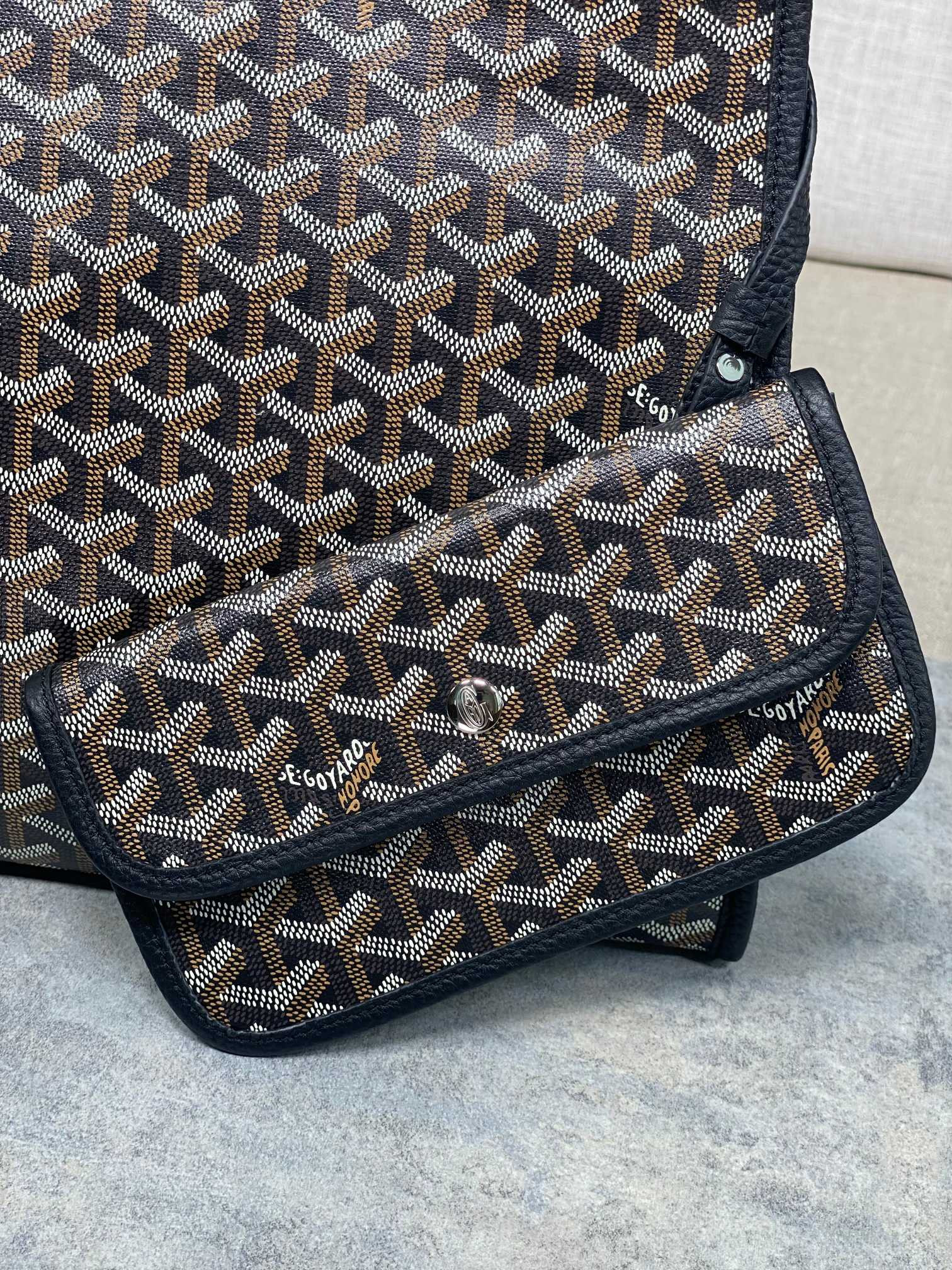 Go*ard chic du chien 41x30x16.5cm