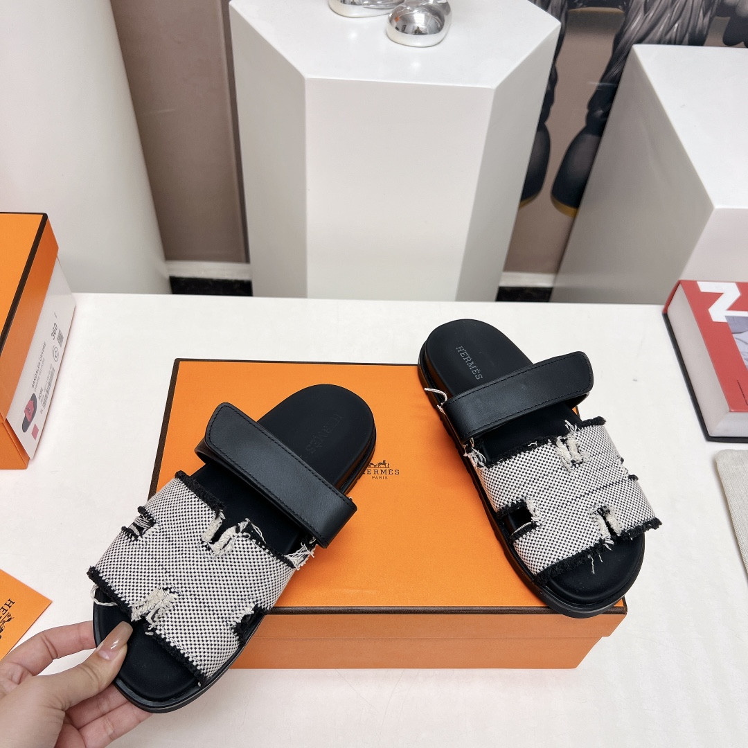 UA Hermès Chypre sandal