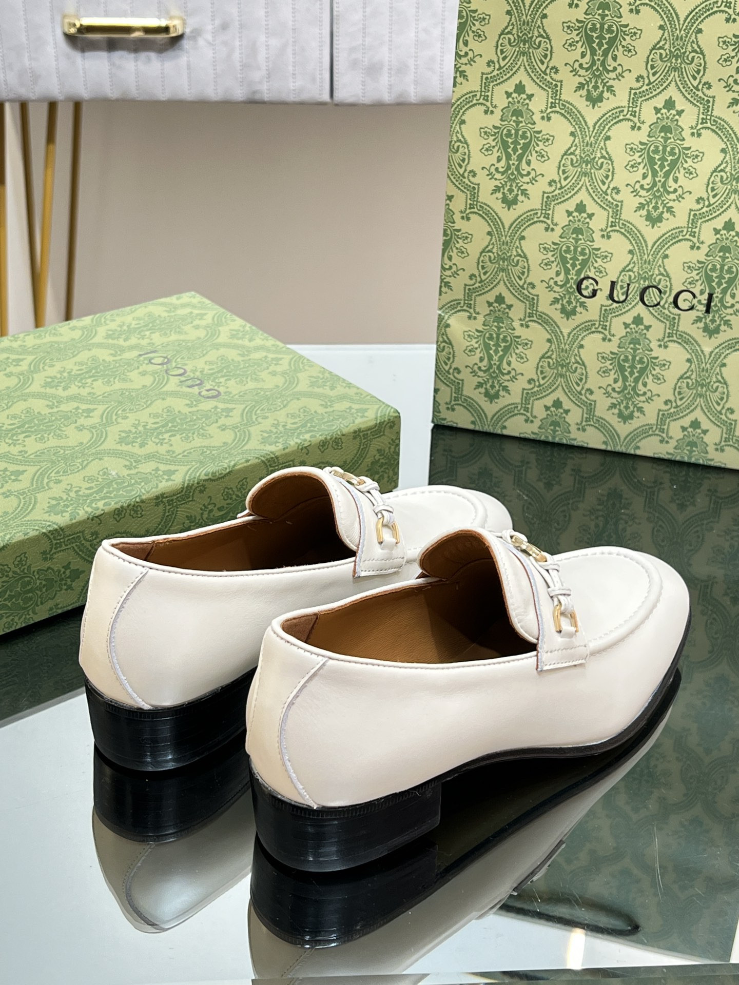 ua G*u*i interlocking g loafer