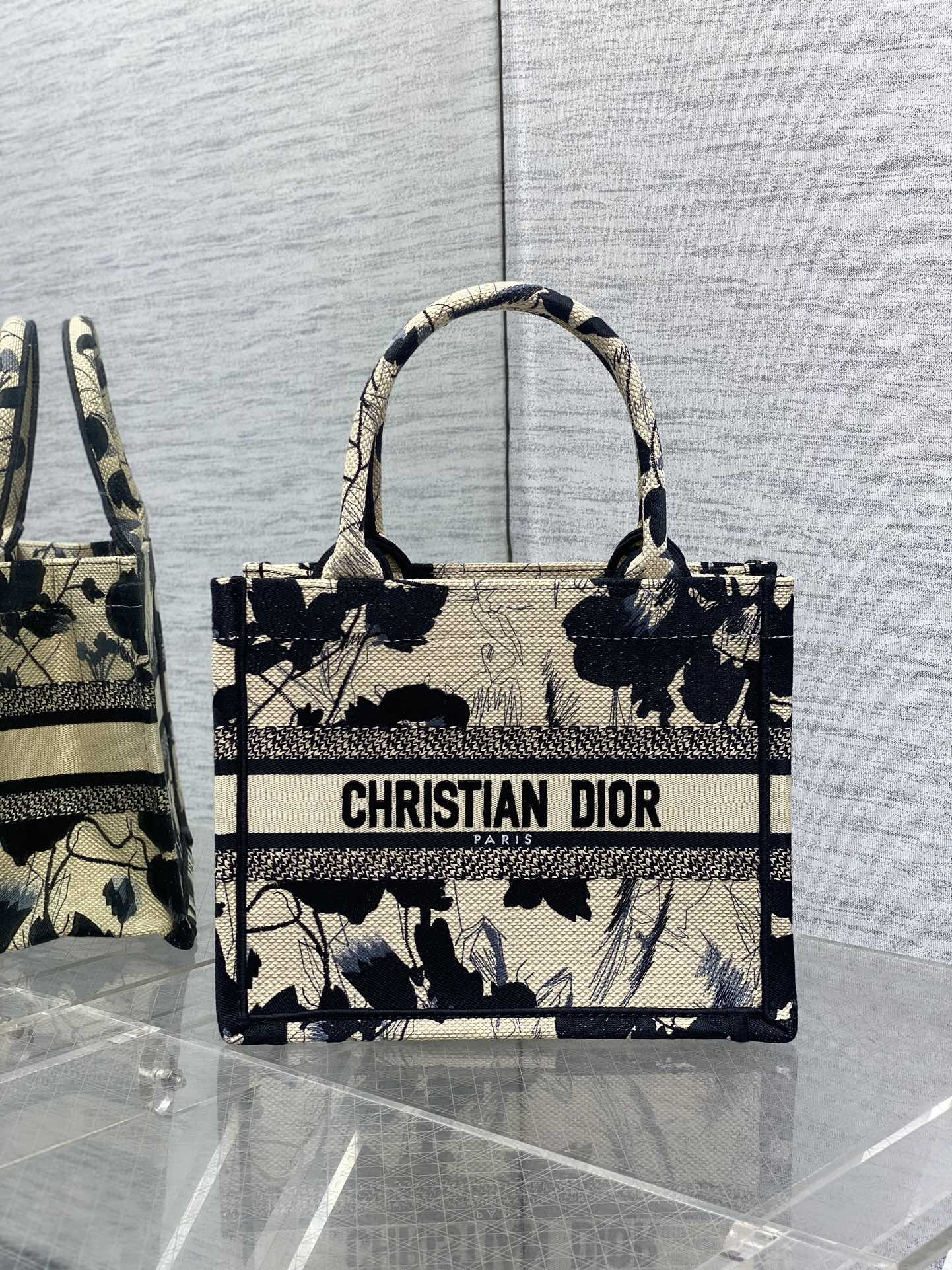 D*or tote 26 x 8 x 22cm