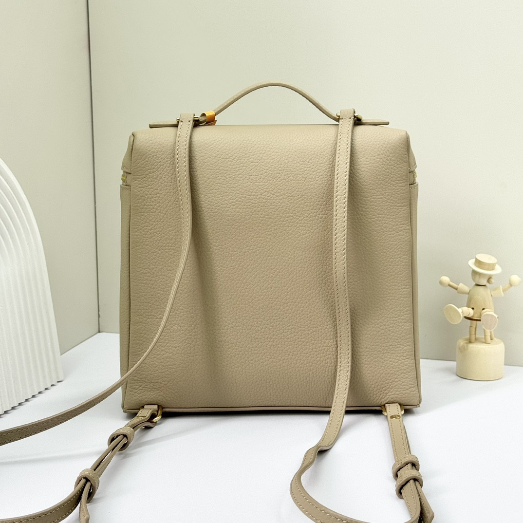 L**o p*ana extra pocket backpack l23.5 grained calfskin 23 x 21 x 8 cm