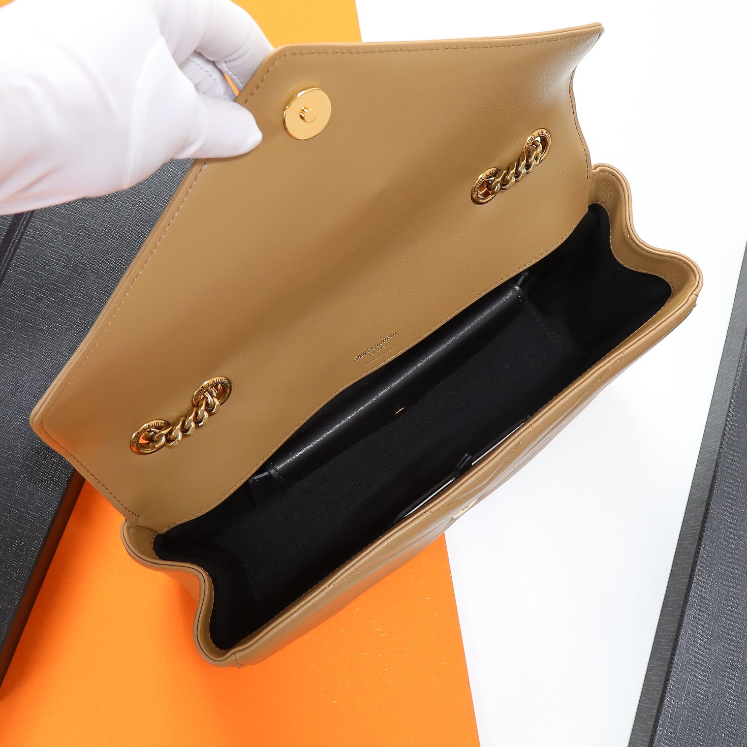 Y*L loulou medium in matelassÉ lambskin 29x17x8cm